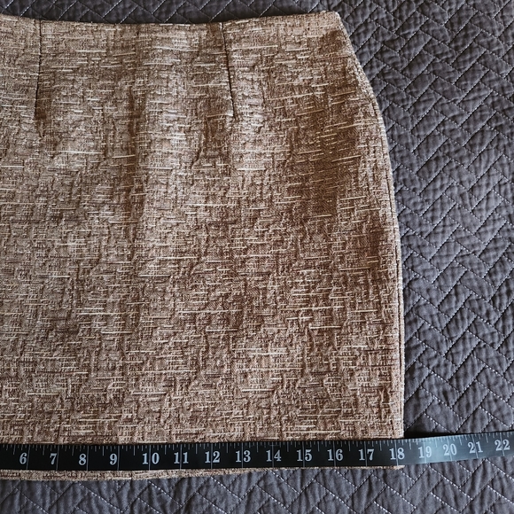 MICHAEL MICHAEL KORS Taupe/ Metallic Gold Mini Textured Skirt Size Petite 8 - Picture 15 of 16